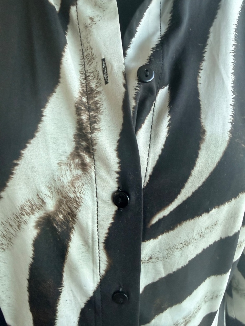 PRETTYLITTLETHING Zebra Pattern Button-up - Picture 4 of 8